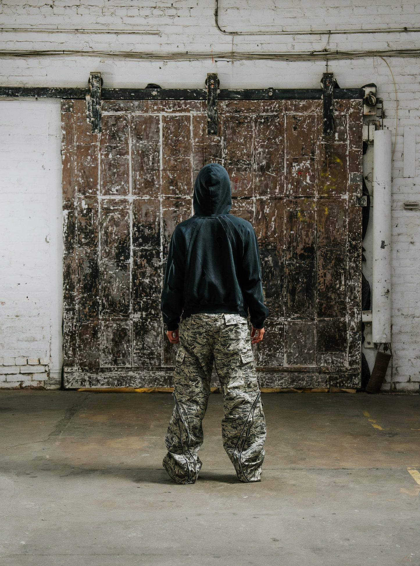 CURVED BACKZIP CARGOS V2 (DIGI CAMO)